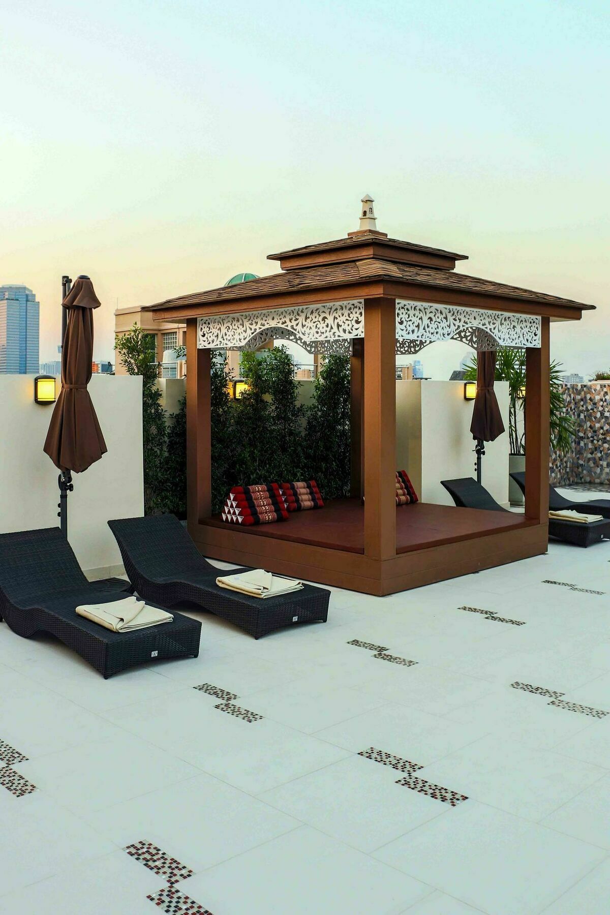 בנגקוק Aspira Hana Executive Apartment Thonglor מראה חיצוני תמונה